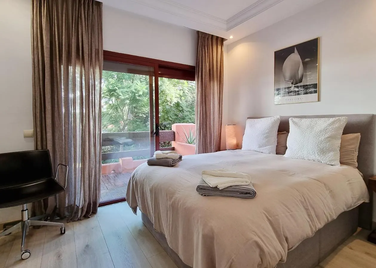 Luxury Apartment In Jardines De Don Carlos Marbella