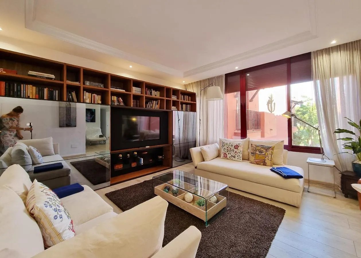 Luxury Apartment In Jardines De Don Carlos Marbella