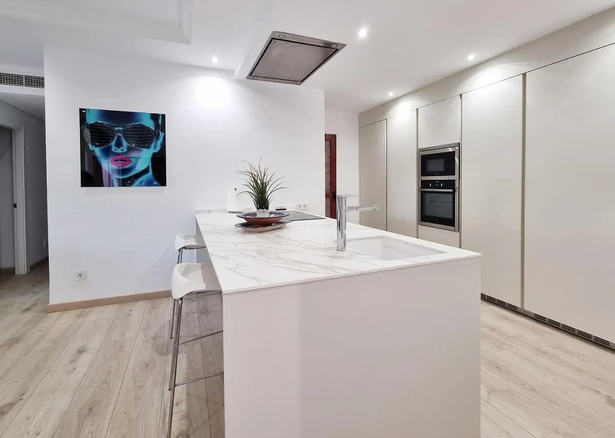 Luxury Apartment In Jardines De Don Carlos Marbella