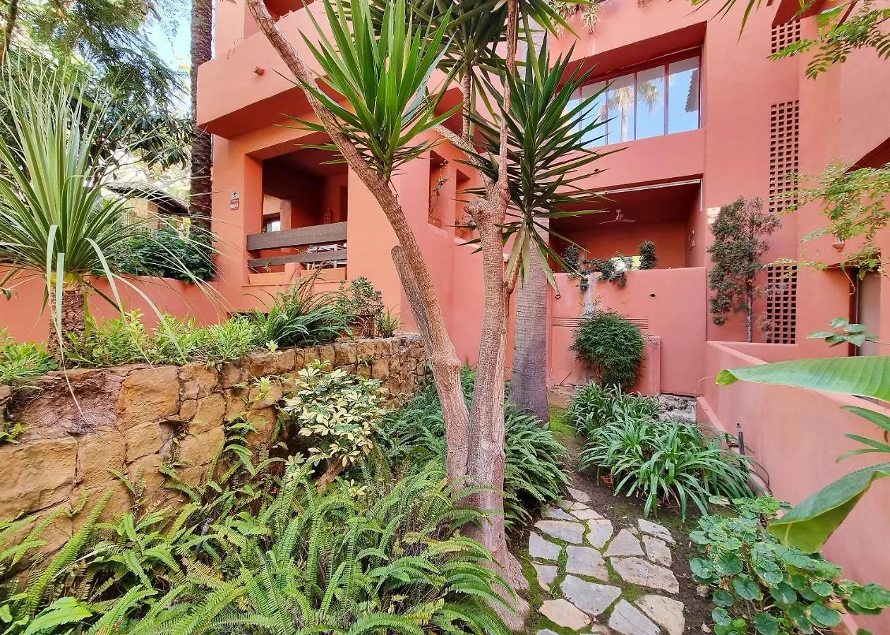 Luxury Apartment In Jardines De Don Carlos Marbella