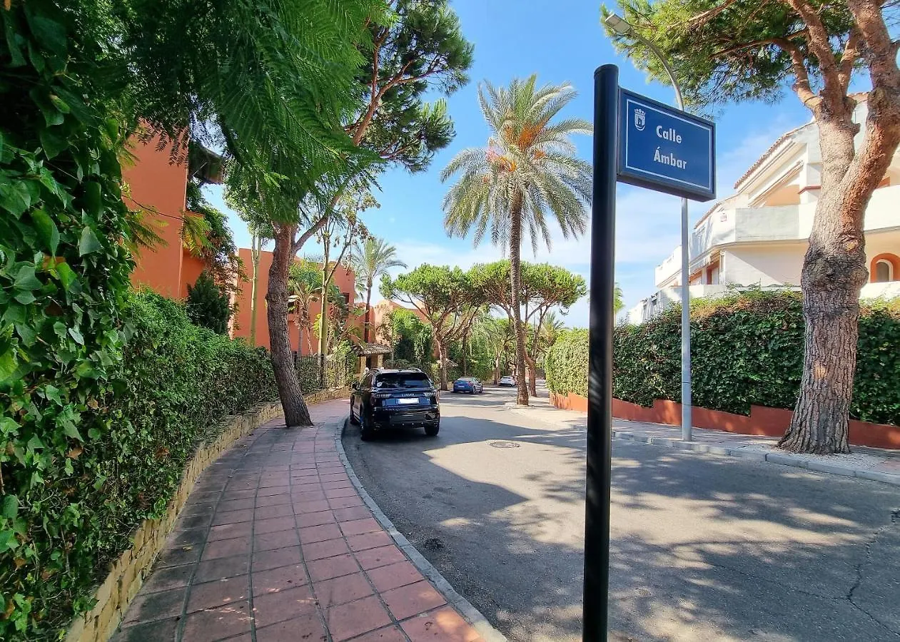 Luxury Apartment In Jardines De Don Carlos Marbella