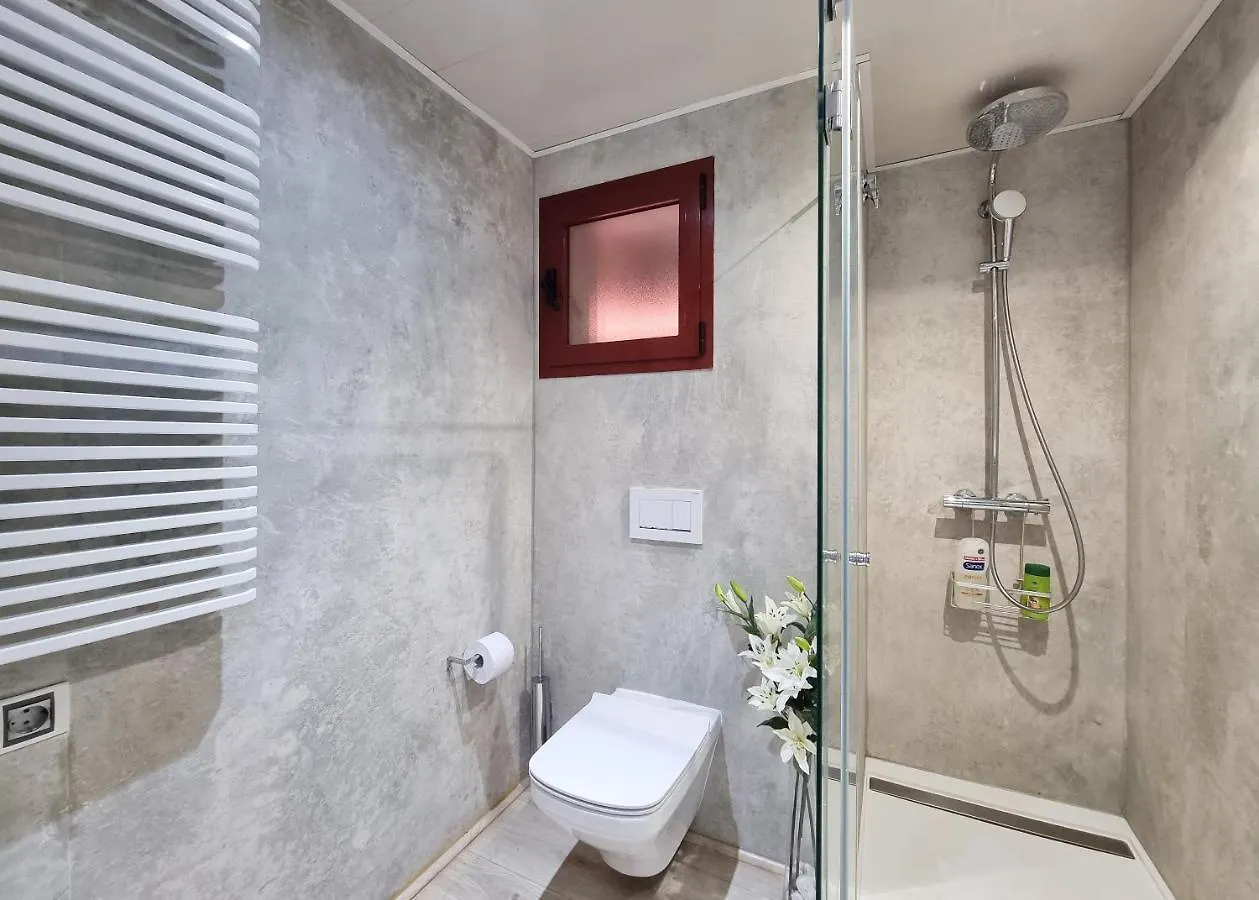 Luxury Apartment In Jardines De Don Carlos Marbella