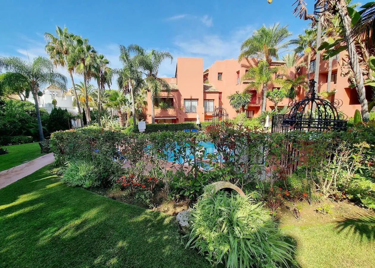 Luxury Apartment In Jardines De Don Carlos Marbella
