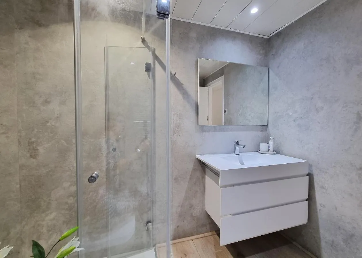 Luxury Apartment In Jardines De Don Carlos 马尔韦利亚